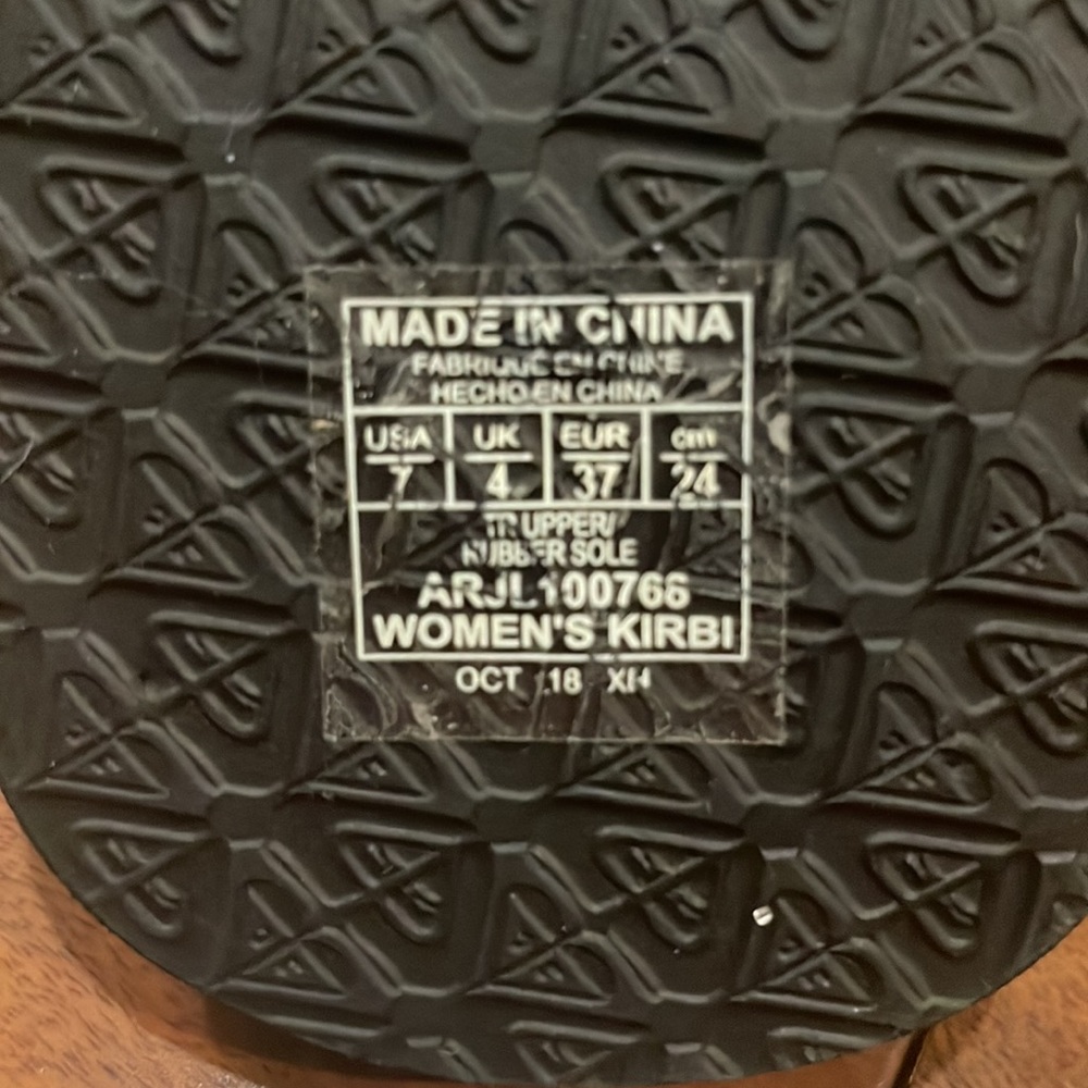 Women’s Roxy black slides, size 7 - Picture 3 of 4